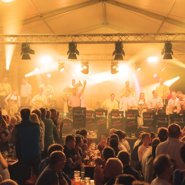 Kapelle Heilix Blechle auf der Bühne - Eventfotograf Ostalbkreis